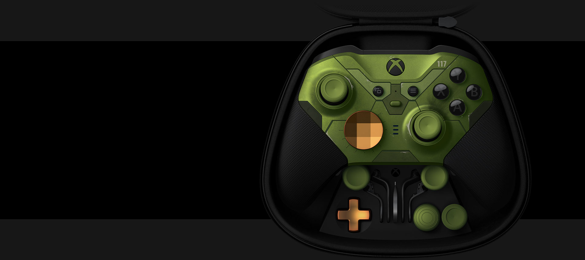 Xbox Elite trådlös handkontroll Series 2 – Halo Infinite Limited Edition i handkontrollsväskan med utbytbara delar