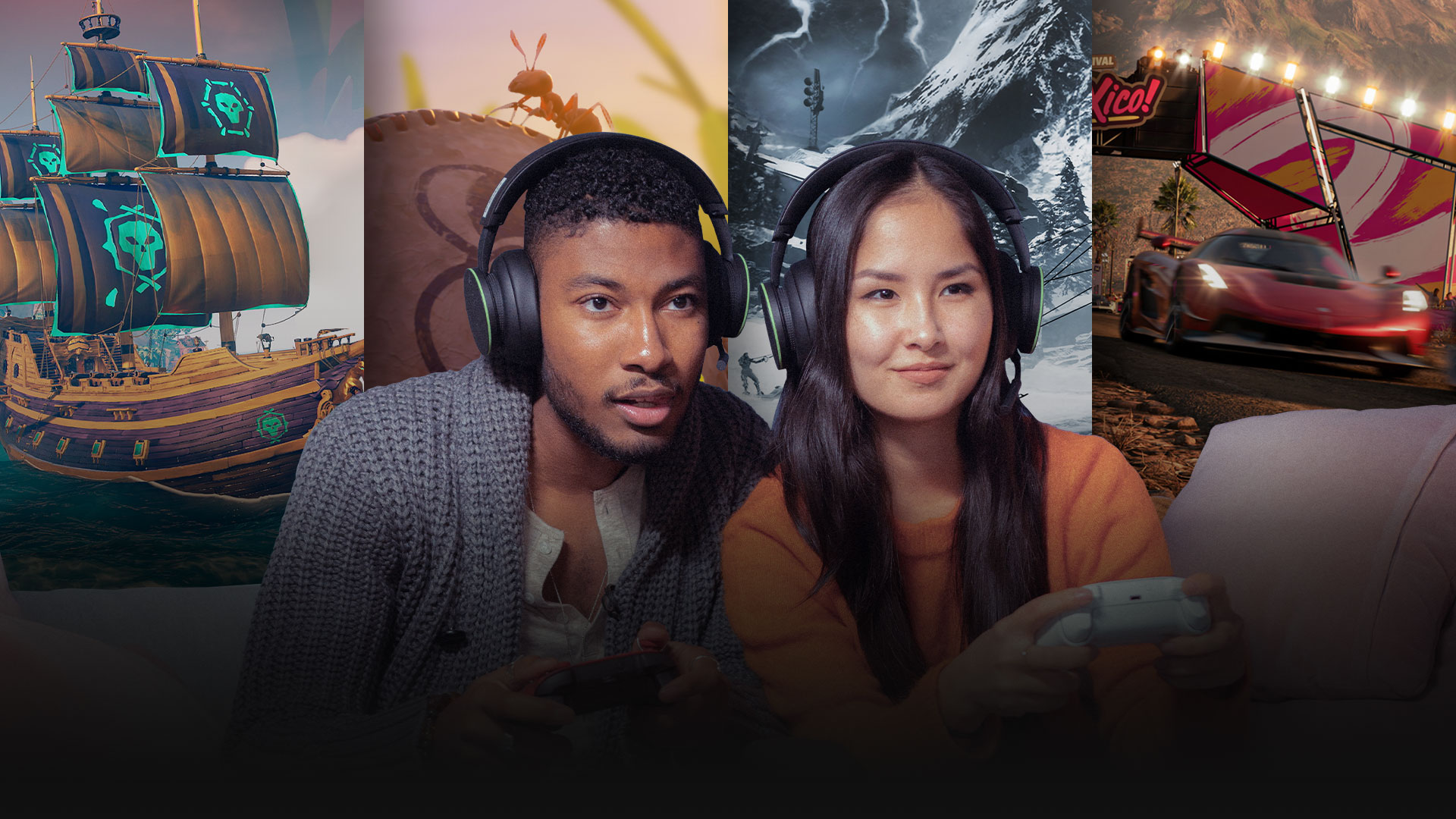 Twee gamers zitten op een gouden bank met een collage van scènes van Xbox-games op de achtergrond, inclusief Forza Horizon 5 en Grounded