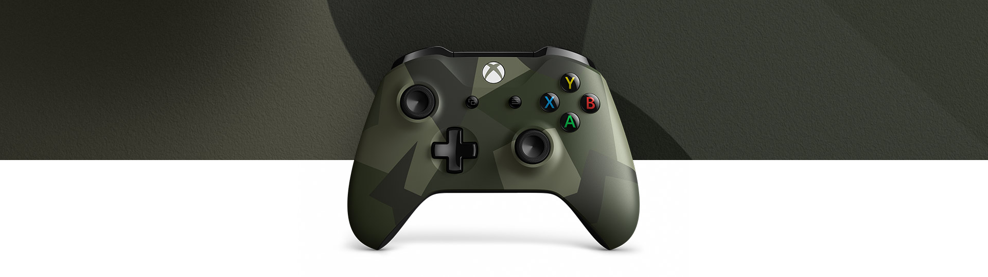 Xbox 无线控制器 – Armed Forces ll 特别版的正视图
