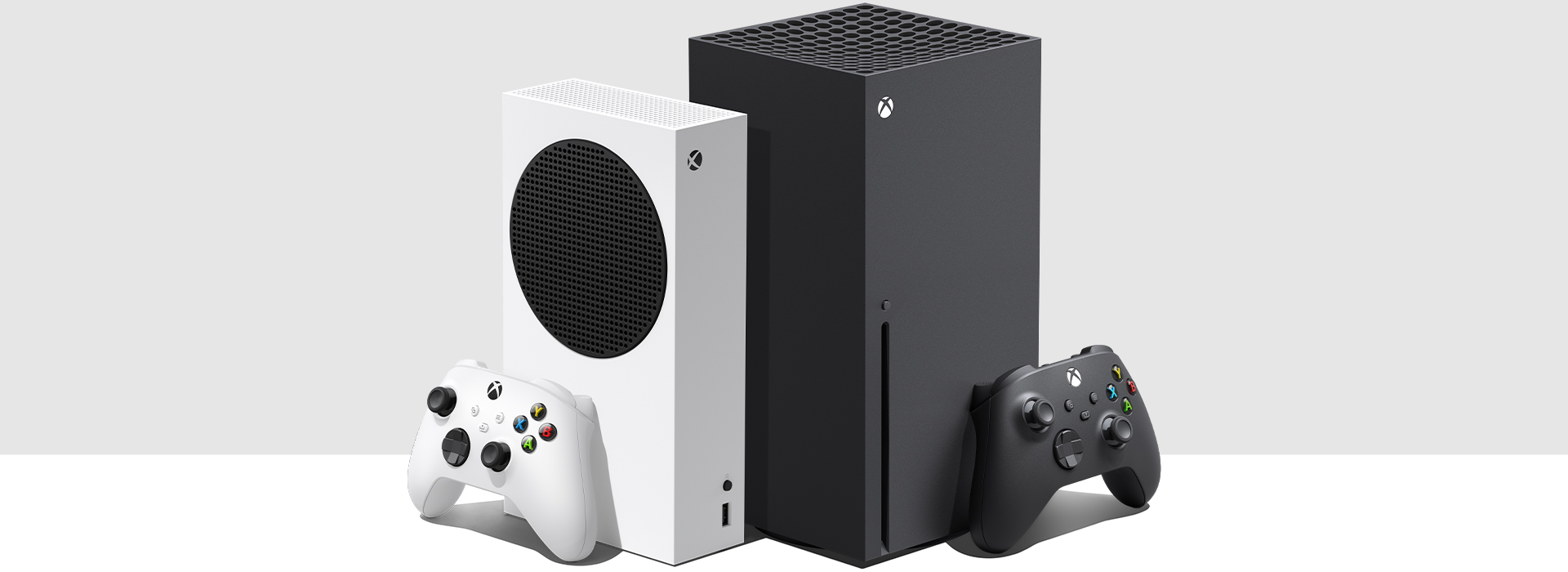 Xbox Series S- en Xbox Series X-consoles naast elkaar.