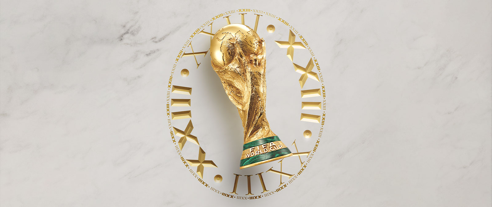 Die Trophäe der FIFA Fussball-Weltmeisterschaft mit goldgeprägten römischen Ziffern der Nummer 23 rundherum.