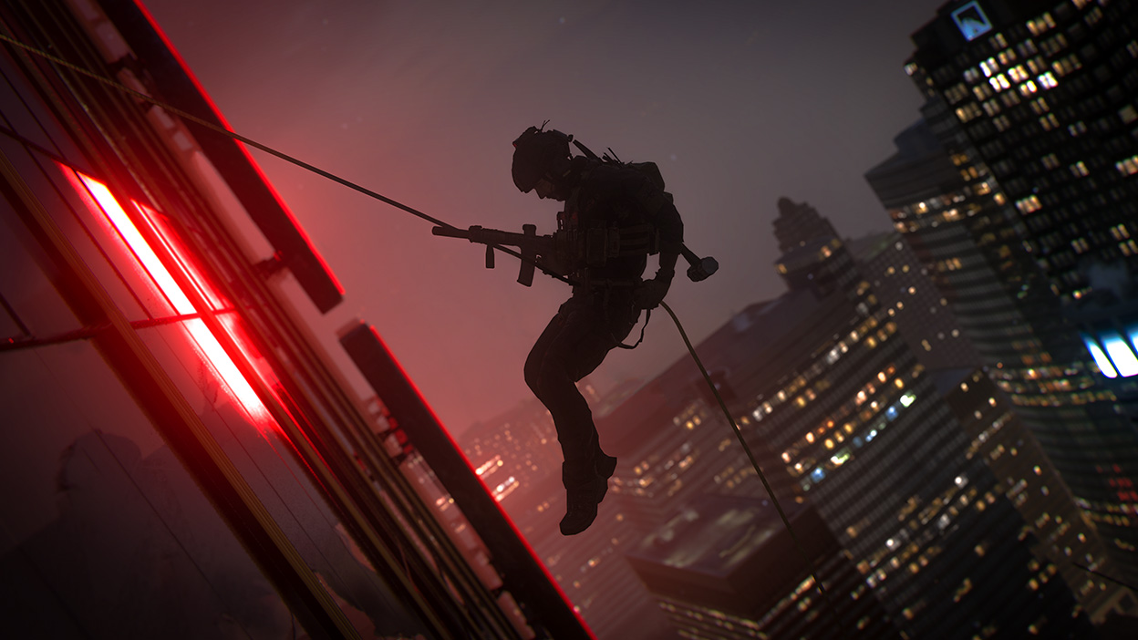 Call of Duty: Modern Warfare II, operaattori laskeutuu yöllä pilvenpiirtäjän seinää pitkin köyden avulla.