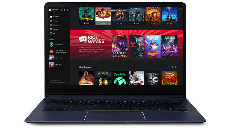 La app Xbox para PC abierta y siendo explorada en la pantalla de una PC.