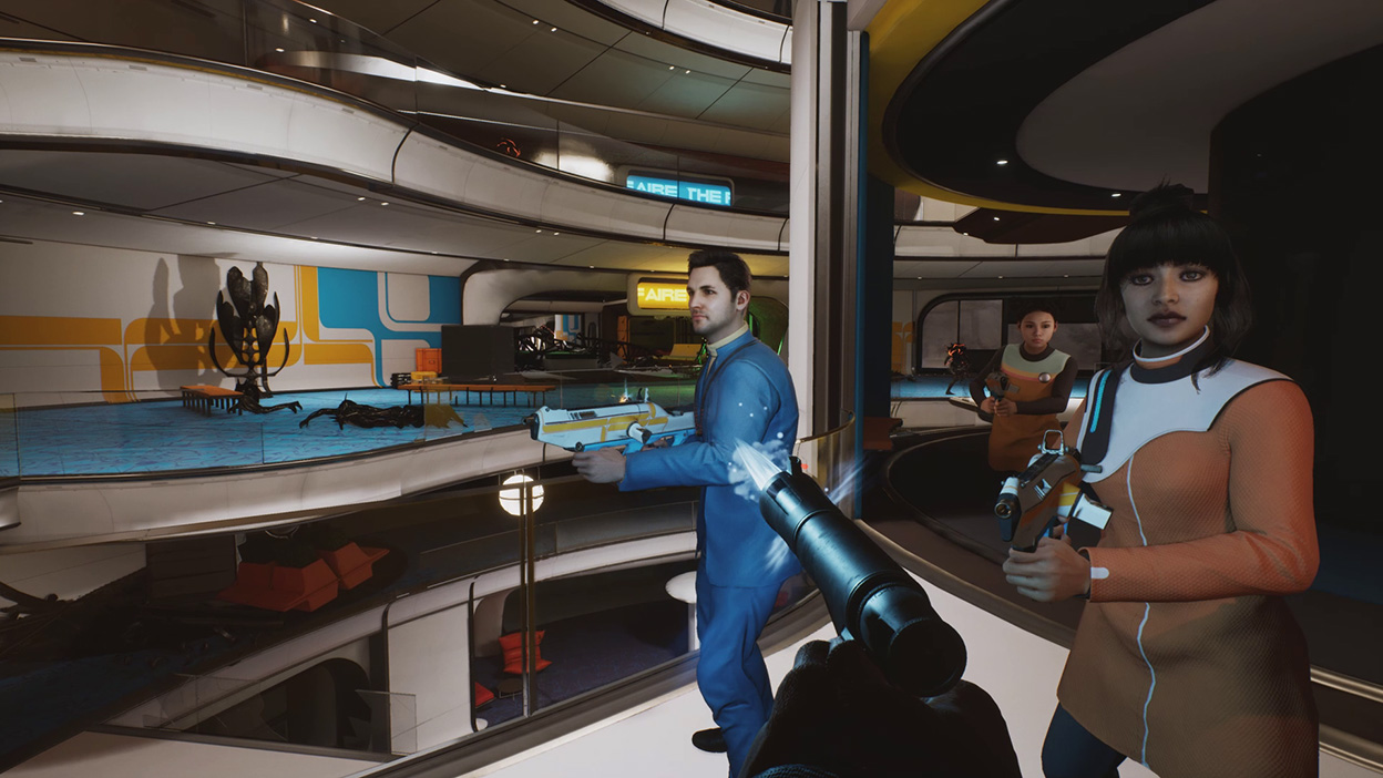 Uma equipa move-se ao longo do convés da nave espacial com as suas armas em punho.