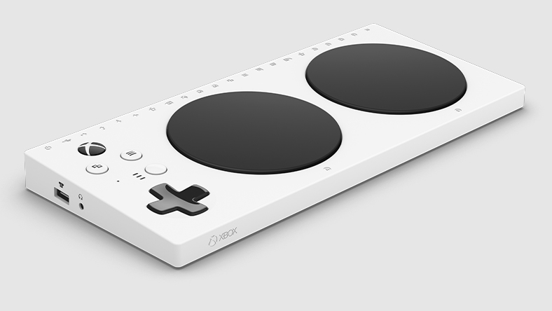 Xbox Adaptive Controller, flera piratskepp går till strid.