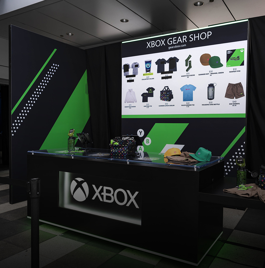 Vista frontal da bancada da loja de merchandising da xbox