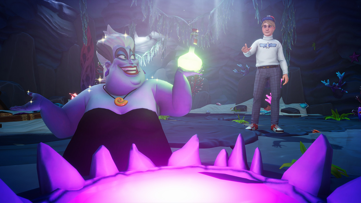 En spiller nærmer sig Ursula i en mørk grotte.