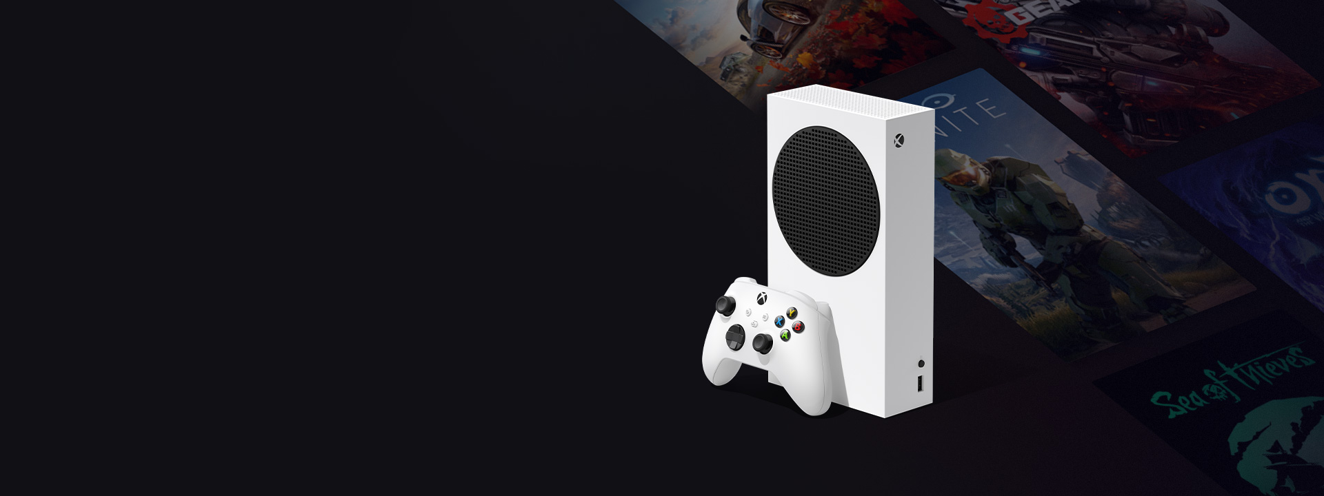 Um Xbox Series S em frente a uma parede de jogos como Halo Infinite, Sea of Thieves, Ori and the Will of the Wisps e outros.