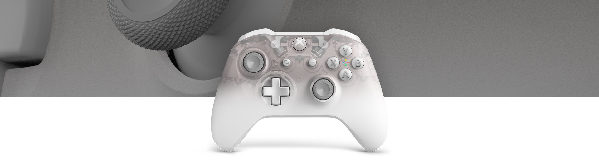 Xbox 幻影白无线控制器正视图，以及幻影白控制器表面纹理的近景