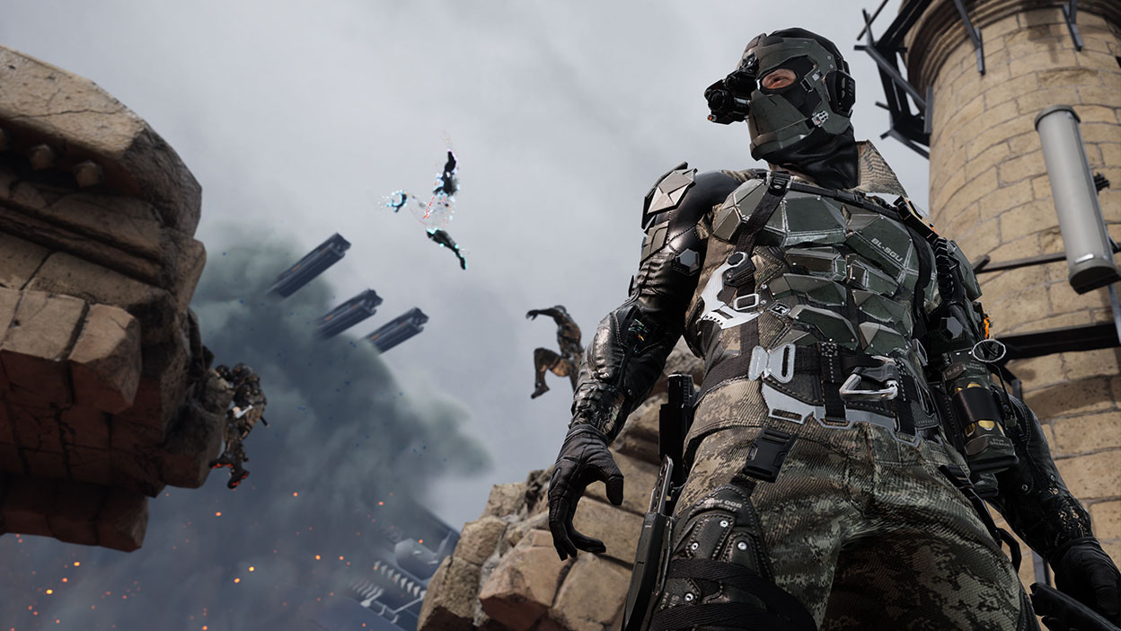 Un mercenario con visión nocturna y armadura de placas avanzada está de pie delante de un puente que se está derrumbando.