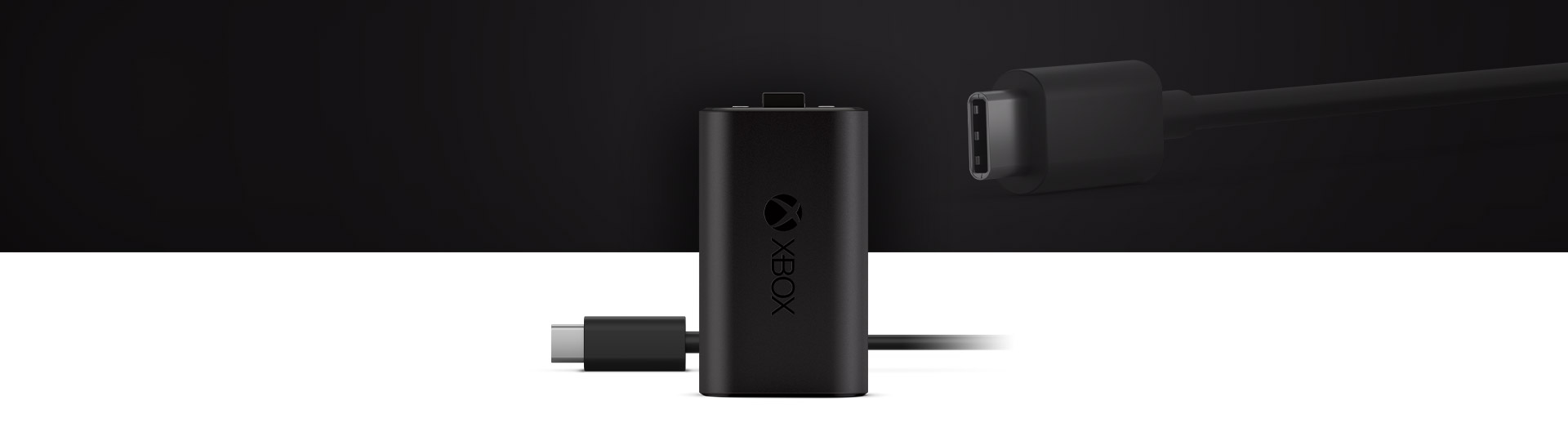 Batterie rechargeable Xbox + câble USB-C® avec un gros plan sur le câble USB-C®